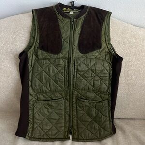 Barbour vest. Size smalll but runs large. Think it’s unisex